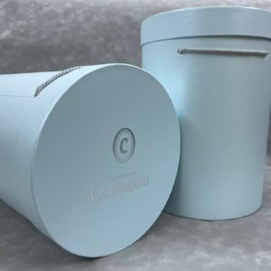 Круглая коробка для трех бутылок Codorniu вид сбоку